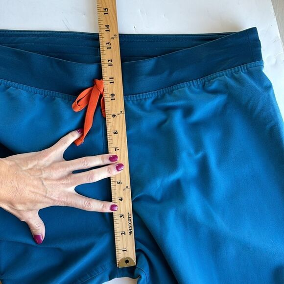 FIGS High Livingston Basic Scrub Pants Limited edition color-Alps Blue Size XLP - Picture 11 of 13